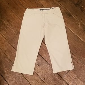 Ladies Under Armour Golf Capris Tan Size 4 Like New!